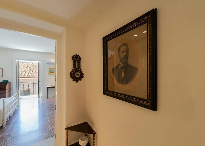 Vittorio Emanuele Street House * Cefalù